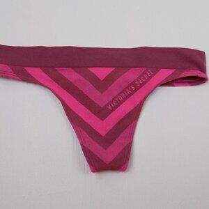 nwt VS no show seamless thong chevron striped